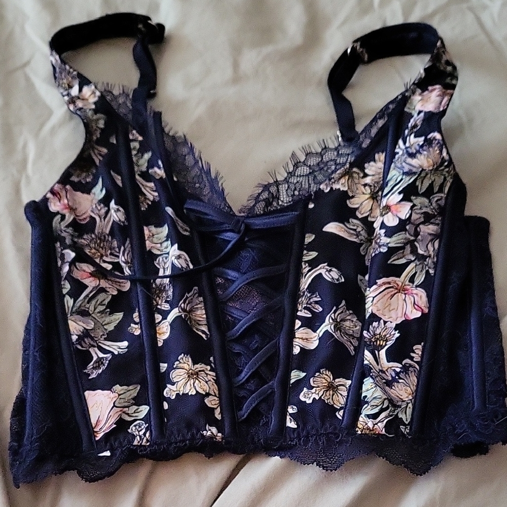 NWT  VICTORIA'S SECRET Floral Lace-Up Corset Top- XS